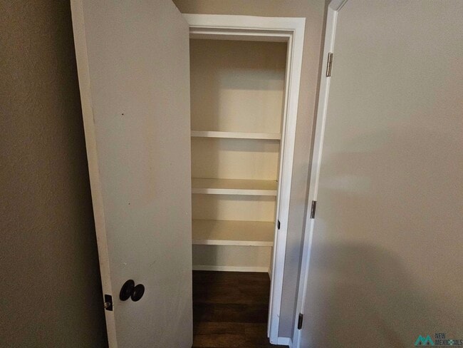 Building Photo - 300 Circle Dr