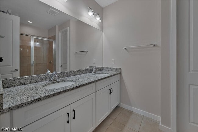 Building Photo - 13010 Pembroke Dr