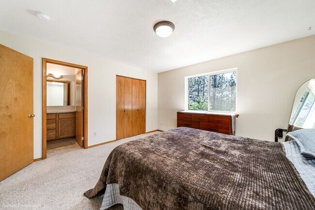 Building Photo - For Rent: Beautiful 3 Bed, 3 Bath Home in Desirable Eagle Ridge