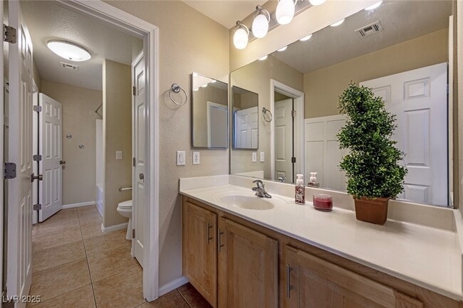 Building Photo - 9561 Rolling Thunder Ave