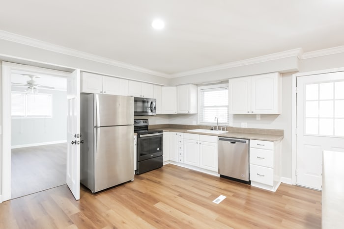 Building Photo - 512 Brooks Rd