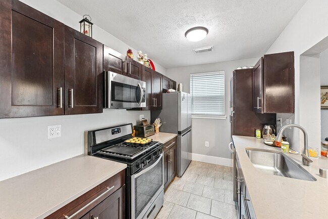 Building Photo - 4912 Avenue R