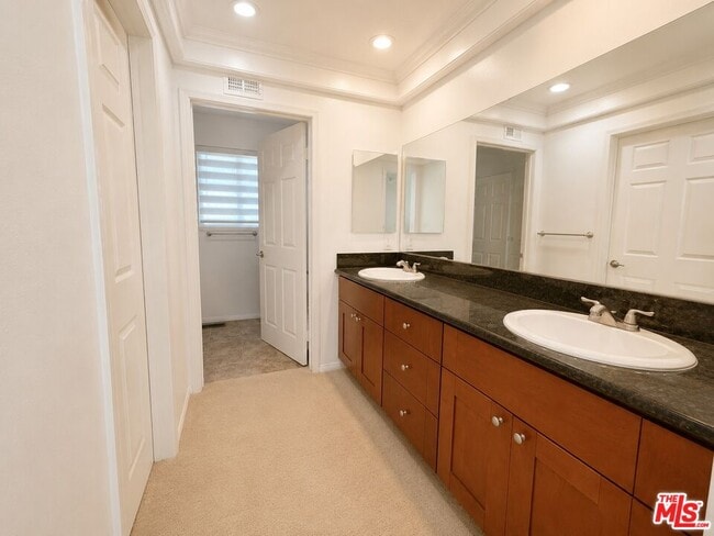Building Photo - 12245 Shady Hollow Ln