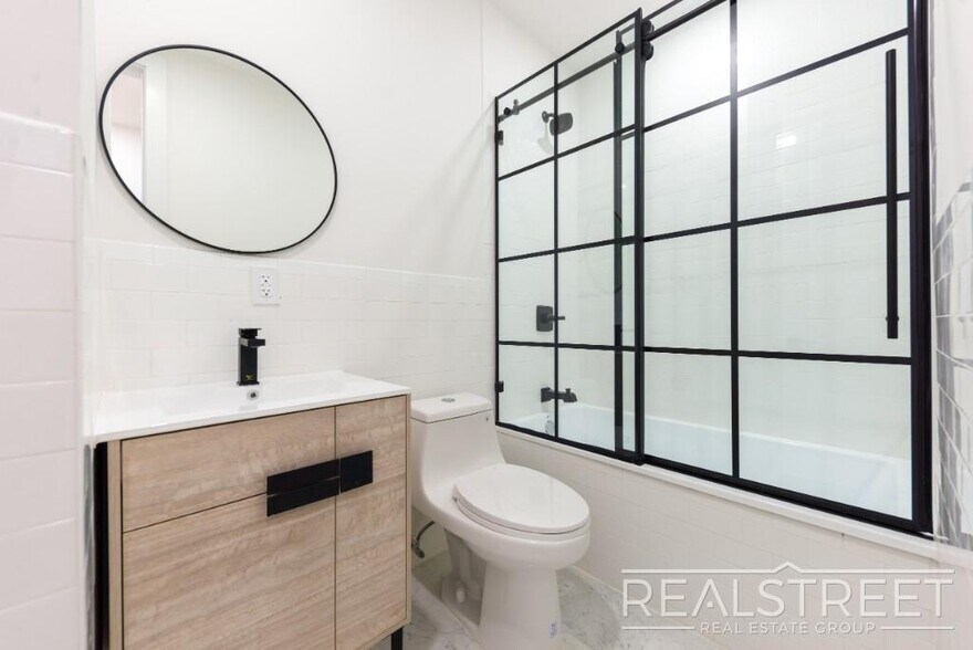 Building Photo - Brand New 2 Bed in Bed Stuy Brownstone!