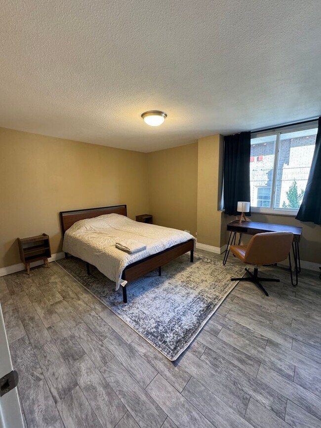 Building Photo - Furnished 1 bedroom 1 bathroom apartment