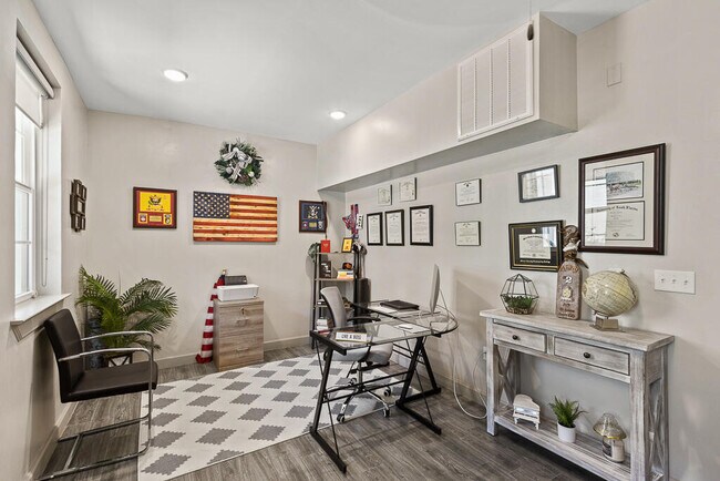 Building Photo - 328 Vin Almoradi Ct