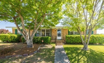 Building Photo - 240 Maywood Dr