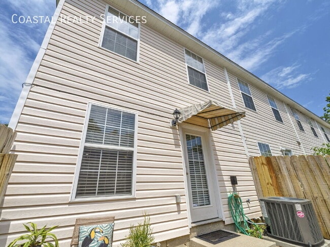 Building Photo - 983 Scenic Oak Ln