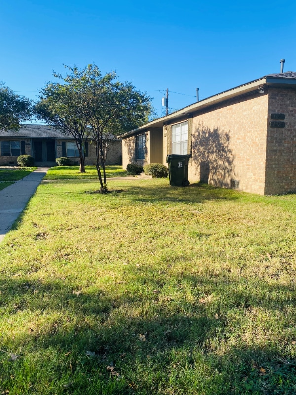 Building Photo - 108 Hardy St