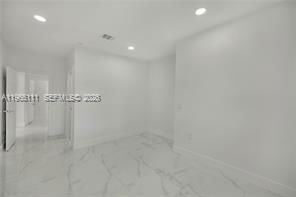 Building Photo - 536 NW 25th Ave