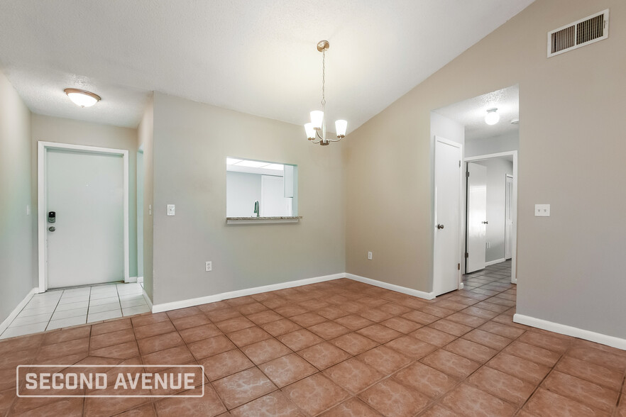 Building Photo - 10532 Wyndcliff Dr
