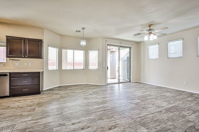 Building Photo - 6709 Kostner St