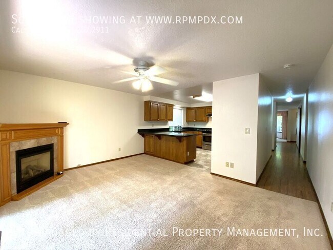 Building Photo - 7950 SW 135th Ave