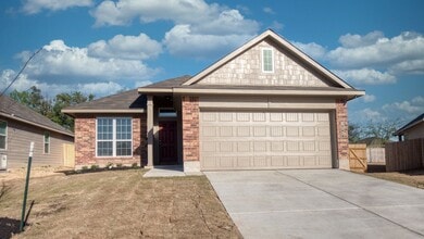 Building Photo - 513 Fallbrook Dr