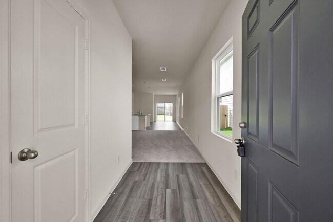 Building Photo - For Lease | 3 Bed, 2 Bath | 1,412 Sq Ft | Chapel Run community|