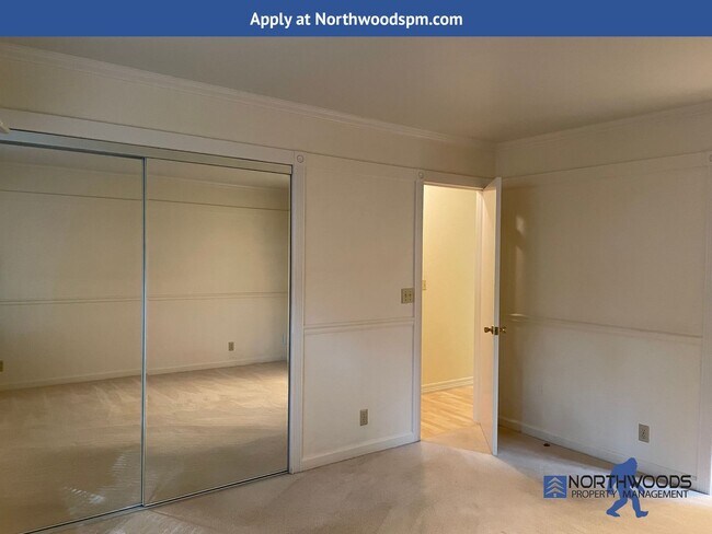 Building Photo - 518 Girard Cir