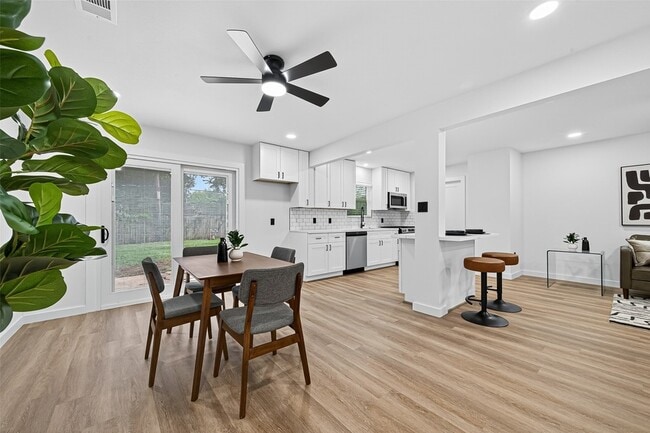 Building Photo - 7131 Mobud Dr