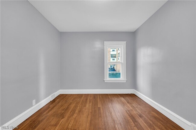 Building Photo - 1239 W 115th St