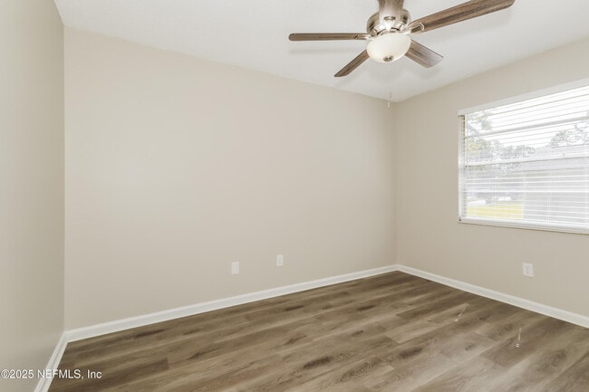 Building Photo - 8162 Cayuga Trail W