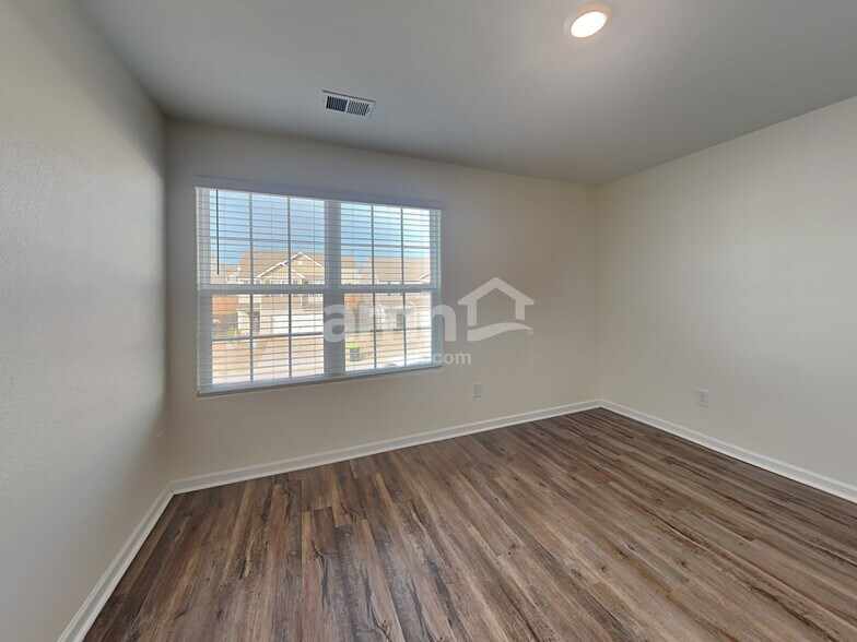 Building Photo - 6046 Mason Tucker Dr