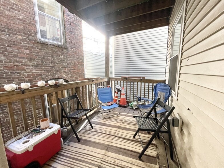 Building Photo - 93A Hillside St