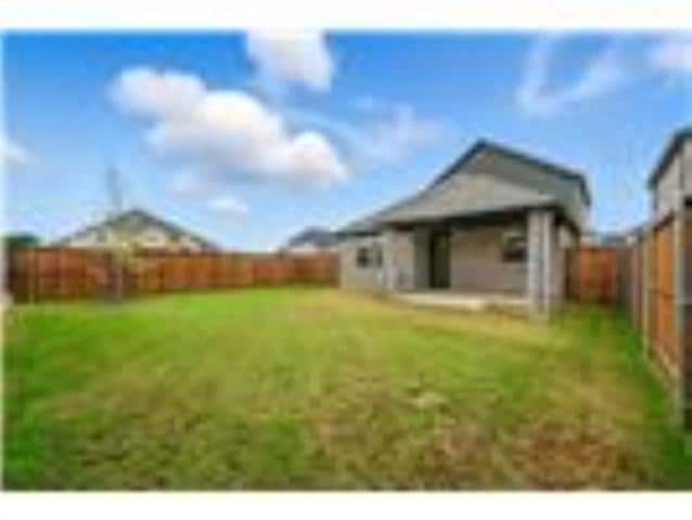 Building Photo - 447 Holly Rd