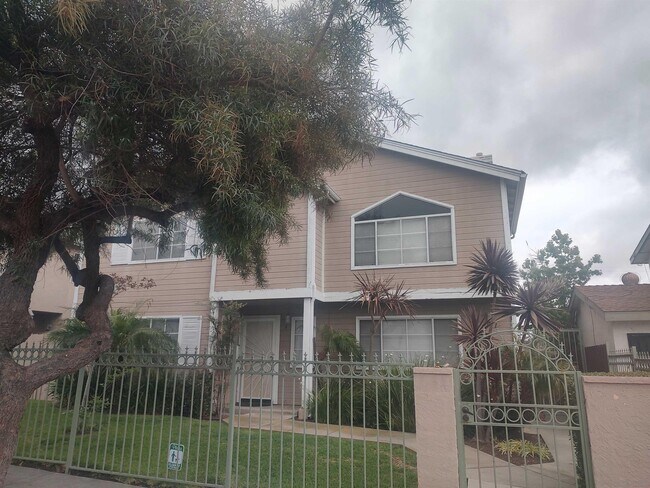 Primary Photo - 4111 Poplar St