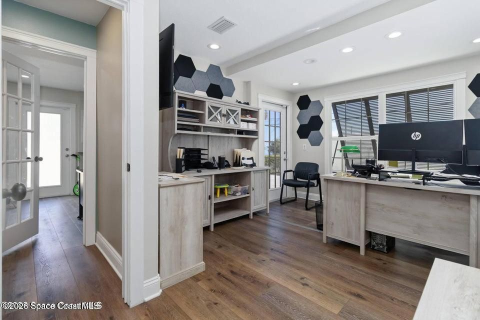 Building Photo - 1280 US-1