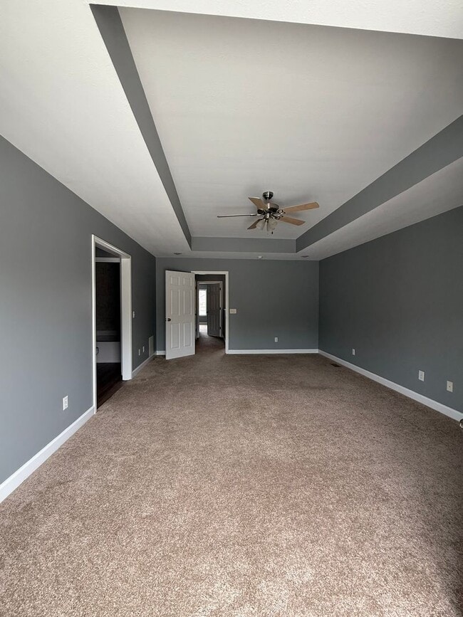 Building Photo - Available NOW -111 Peregrine Way-1/2 off the first month rent