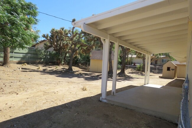 Building Photo - Sweet home in quiet neighborhood!