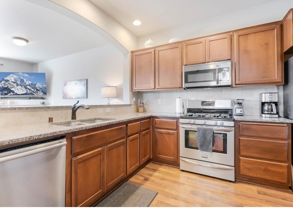 Gourmet Kitchen - 2513 NE 131st Ct