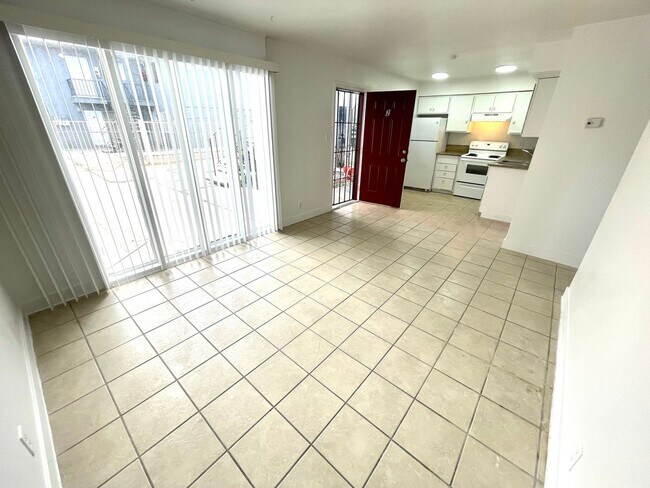 Building Photo - 3351 Brussels St