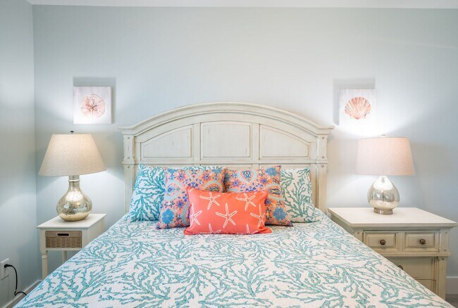 Building Photo - SPEND YOUR OFF-SEASON AT THIS TOP FLOOR OCEANFRONT CONDO