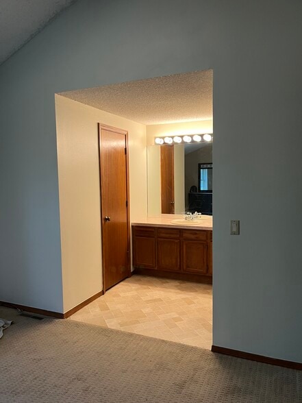 Building Photo - 9990 Grove St