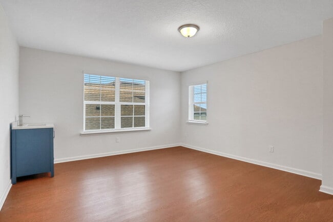 Building Photo - 944 Laurel Valley Dr