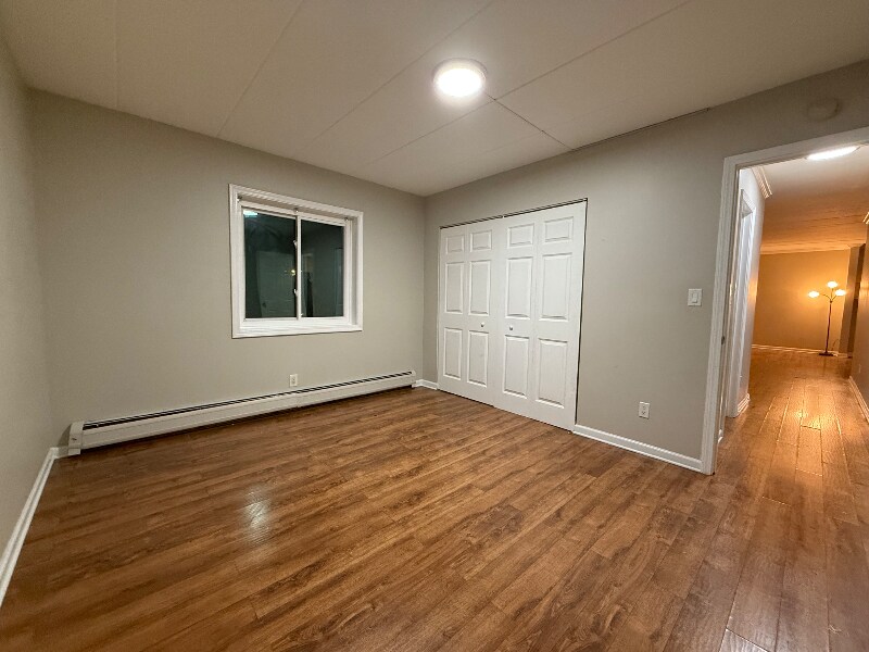 Building Photo - 154 E Bailey Rd