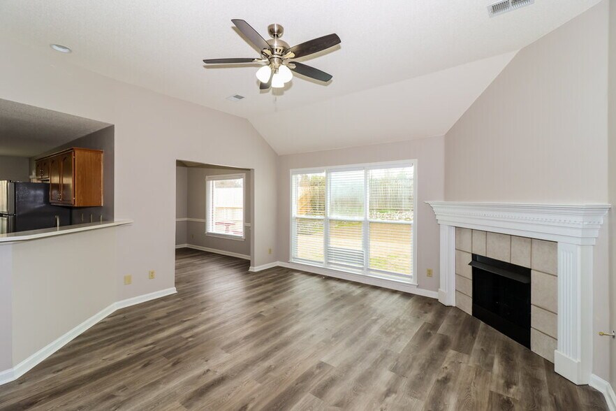 Building Photo - 9355 Helmsley Dr