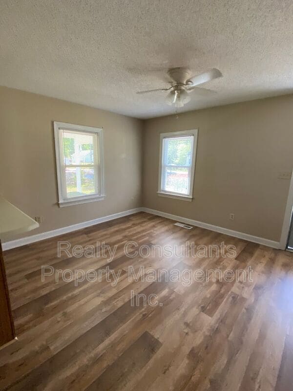 Building Photo - 1408 Woodmere Dr