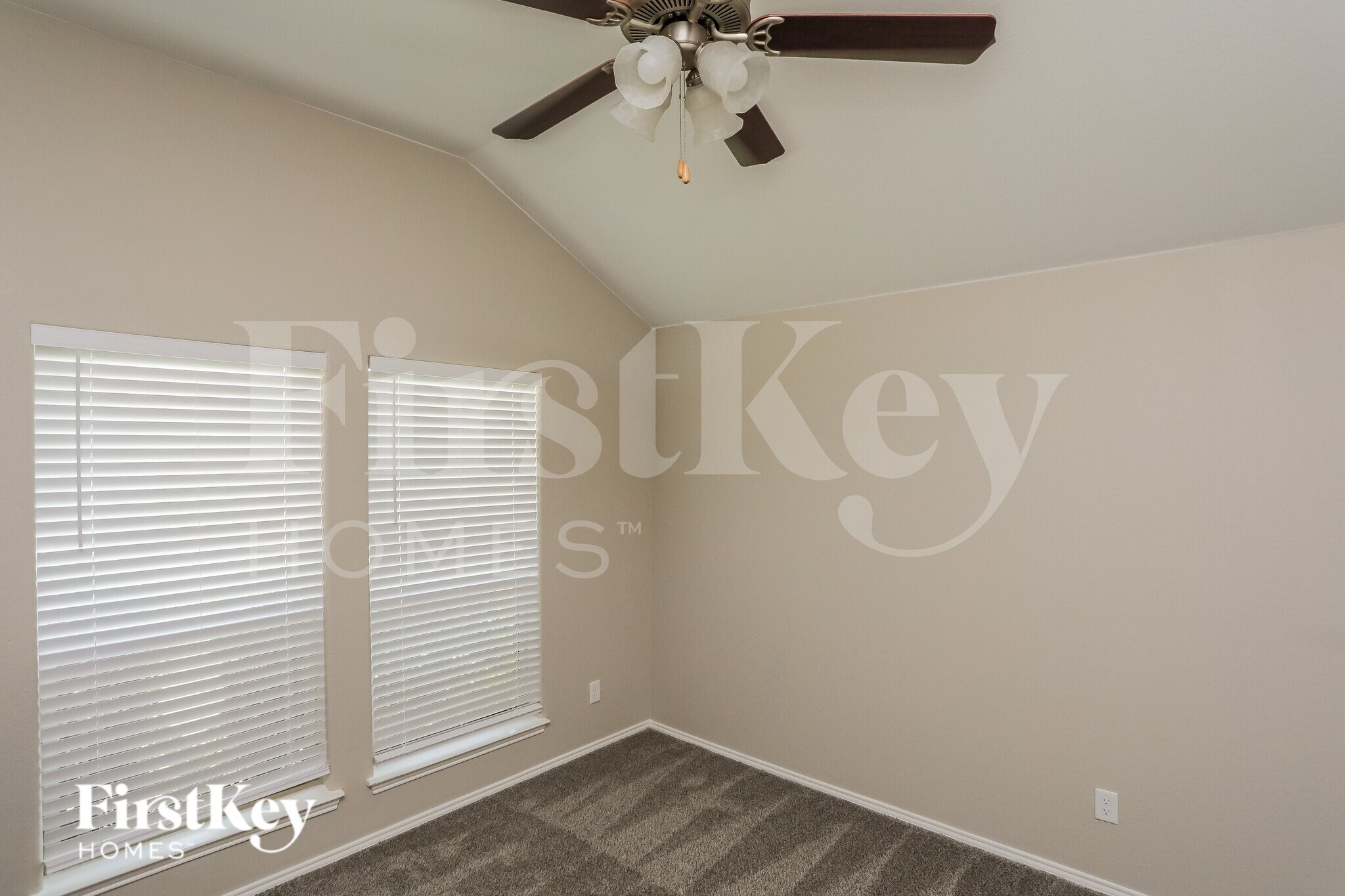 Building Photo - 517 Stone Crossing Ln