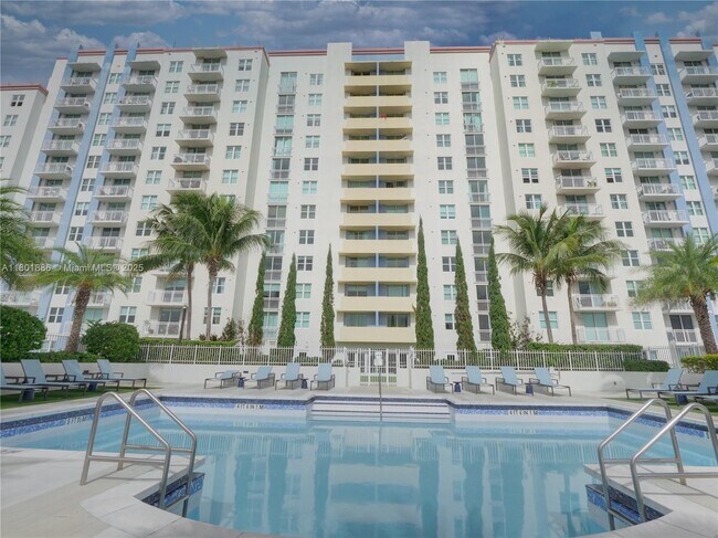 Building Photo - 3000 Coral Wy