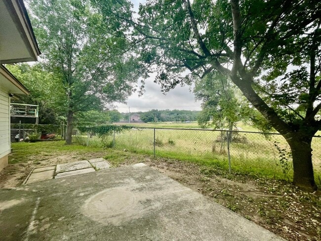 Building Photo - Comfort & Charm in Castle Forest - Reduced Deposit for Qualified Applicants!