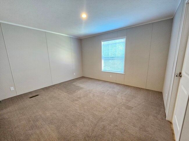 Building Photo - 234 Maple