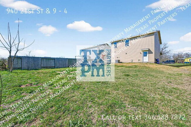 Building Photo - 940 21st St