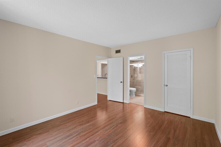 Building Photo - 1630 S Ocean Ln