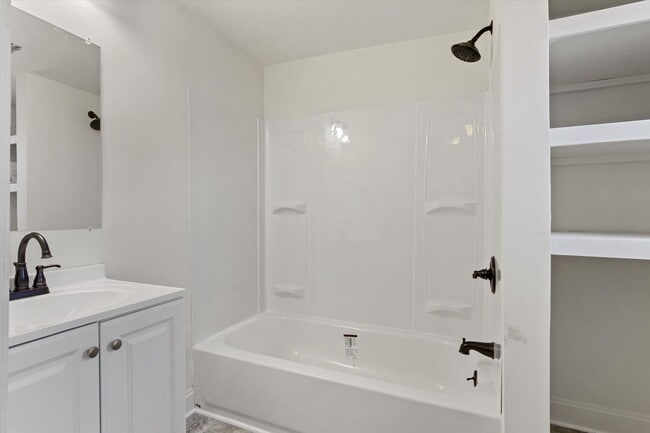 Building Photo - Coming Soon - Spacious 4 Bedroom, 2 Bath H...
