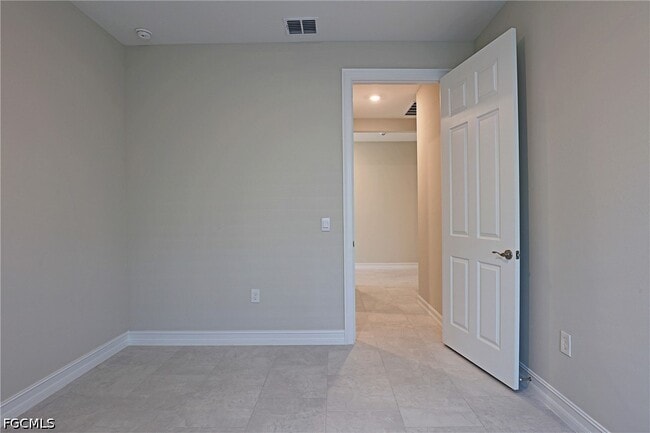 Building Photo - 1220 Mariners Vw Ter