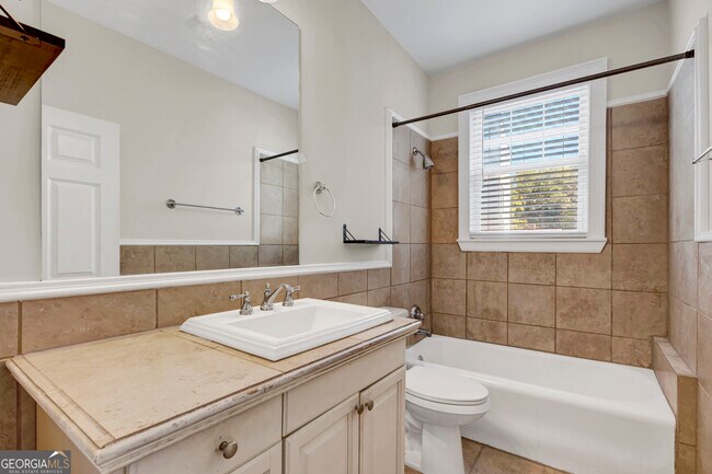 Building Photo - 878 Briarcliff Rd NE