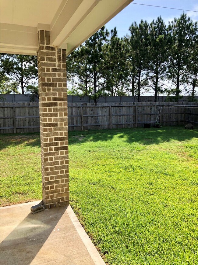 Building Photo - 520 Pedernales St