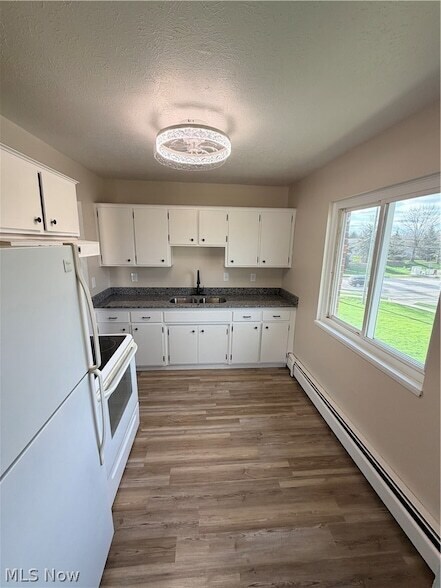 Building Photo - 9976 Darrow Rd