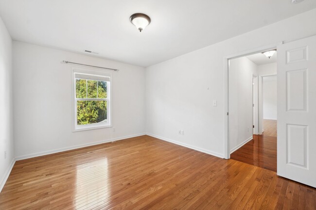 Building Photo - Welcome to this charming 4-bedroom, 2.5-bathroom home located in Durham, NC.!